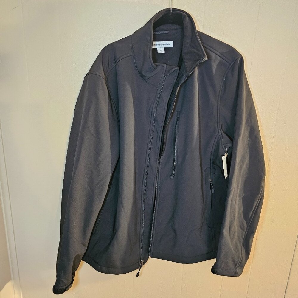 Amazon Essentials Men's Black Large Water-Resistant Soft Shell Jacket